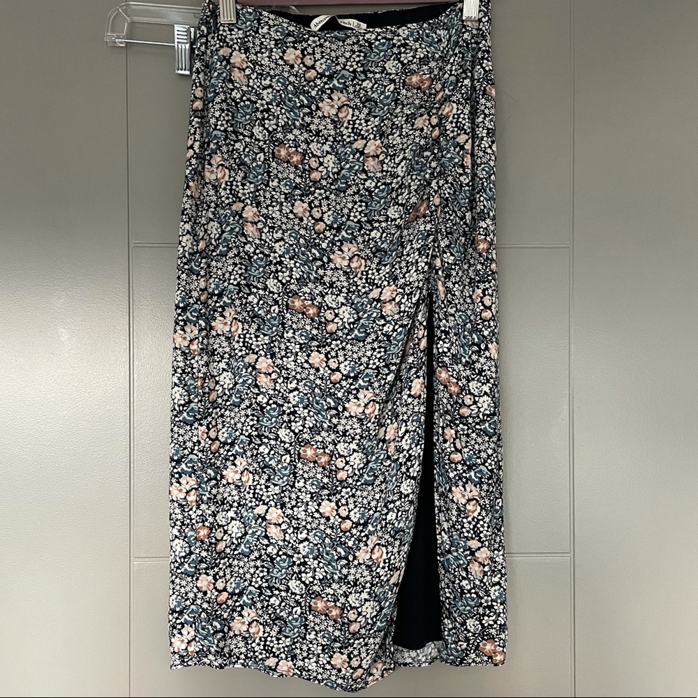 Abercrombie & Fitch midi skirt